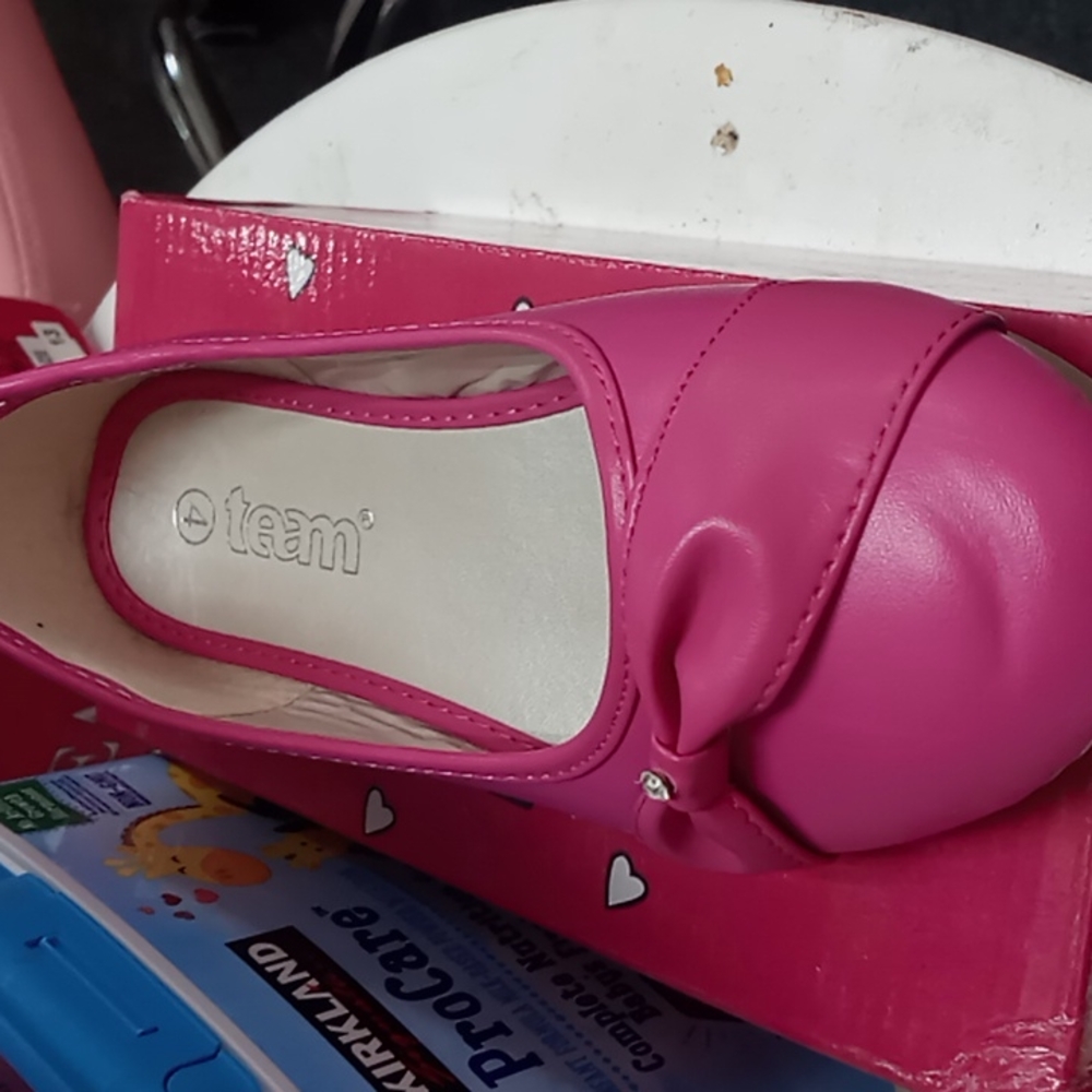 Flat size 4 pink unbrand